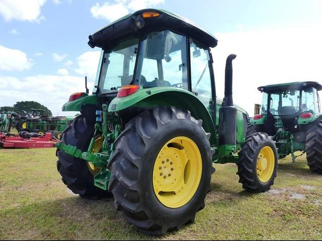 Image of John Deere 5090E equipment image 2