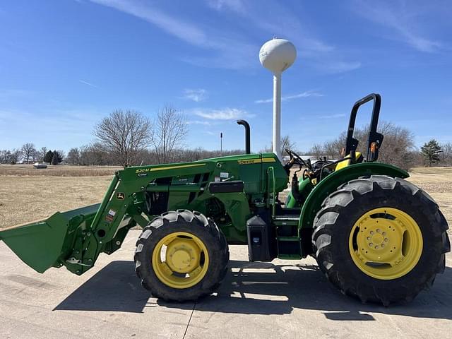 Image of John Deere 5090E equipment image 2