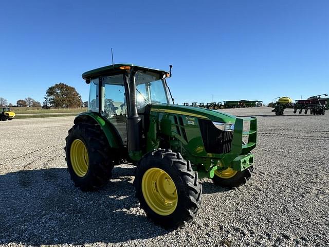 Image of John Deere 5090E equipment image 1