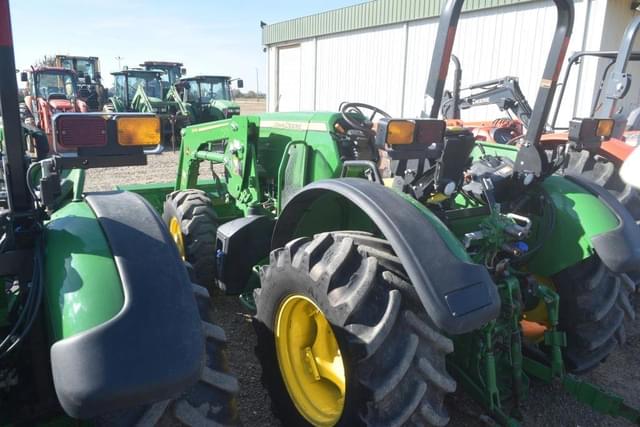 Image of John Deere 5090EL equipment image 1