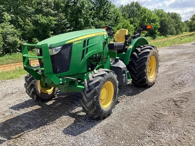 Image of John Deere 5090EL equipment image 2