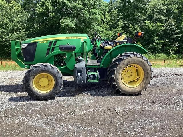 Image of John Deere 5090EL equipment image 3