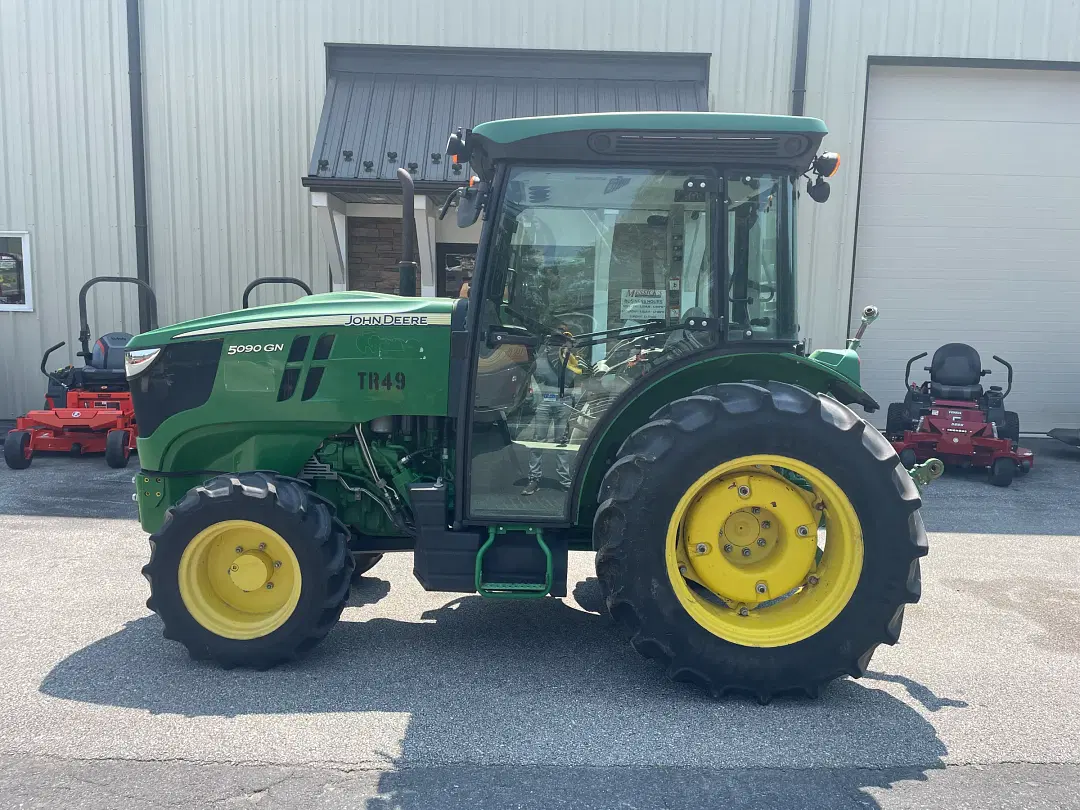 Image of John Deere 5090GN Primary image