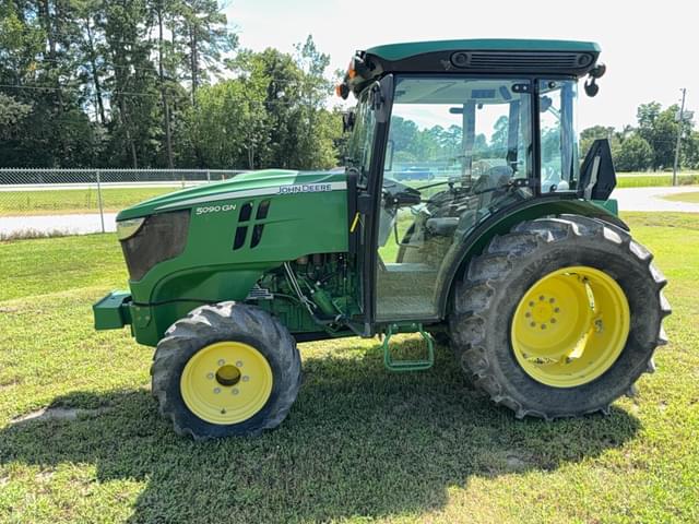 Image of John Deere 5090GN equipment image 1