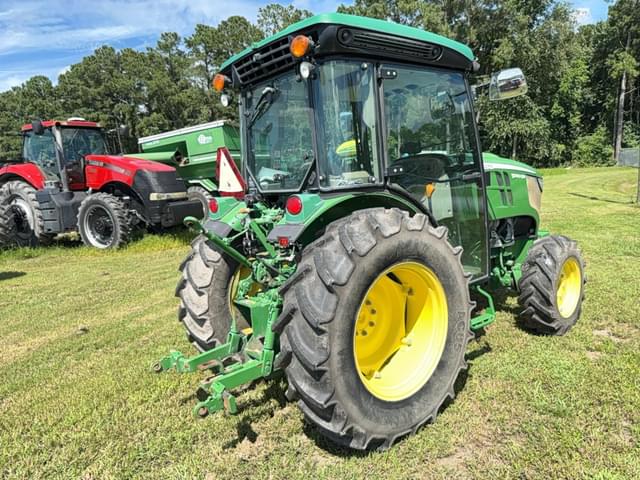 Image of John Deere 5090GN equipment image 4