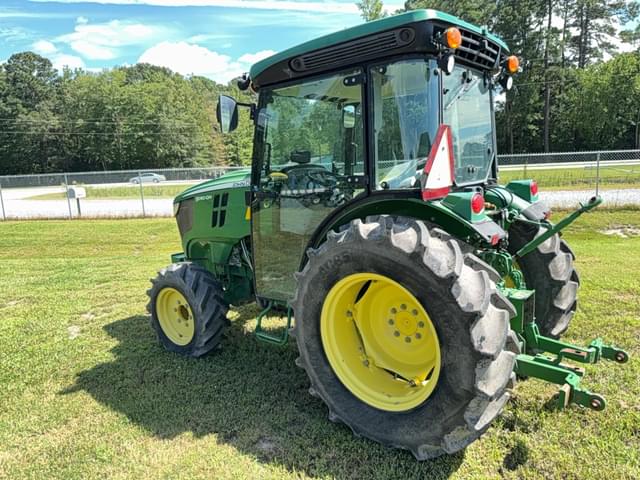 Image of John Deere 5090GN equipment image 2