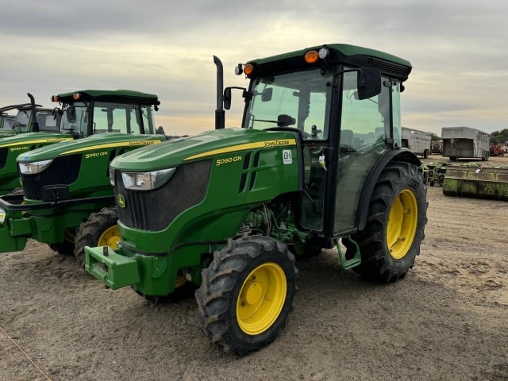 Image of John Deere 5090GN Image 0