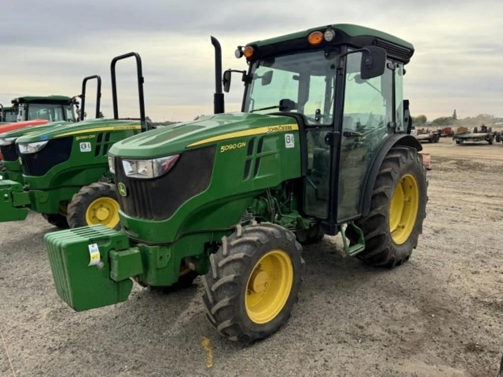 Image of John Deere 5090GN Image 0