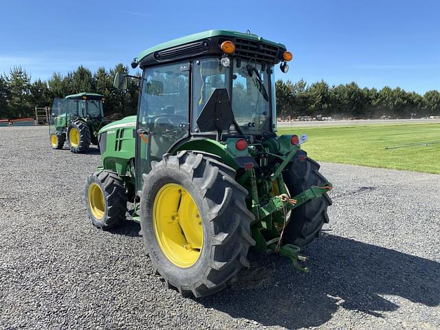 Image of John Deere 5090GV equipment image 4