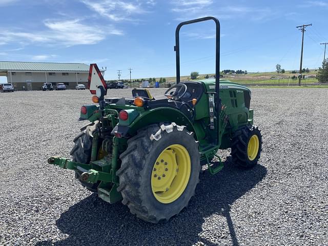 Image of John Deere 5090GV equipment image 4