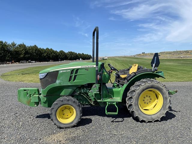 Image of John Deere 5090GV equipment image 1