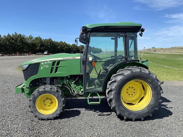 Image of John Deere 5090GV equipment image 1