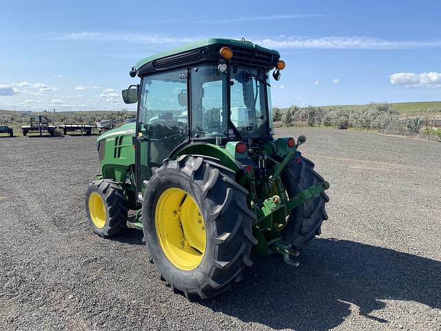 Image of John Deere 5090GV equipment image 2