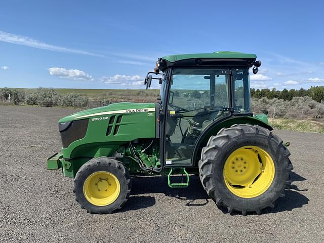 Image of John Deere 5090GV equipment image 1