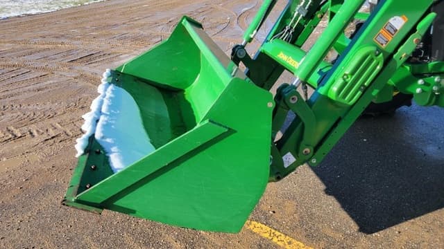 Image of John Deere 5090R equipment image 2