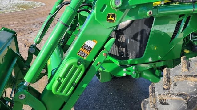 Image of John Deere 5090R equipment image 4