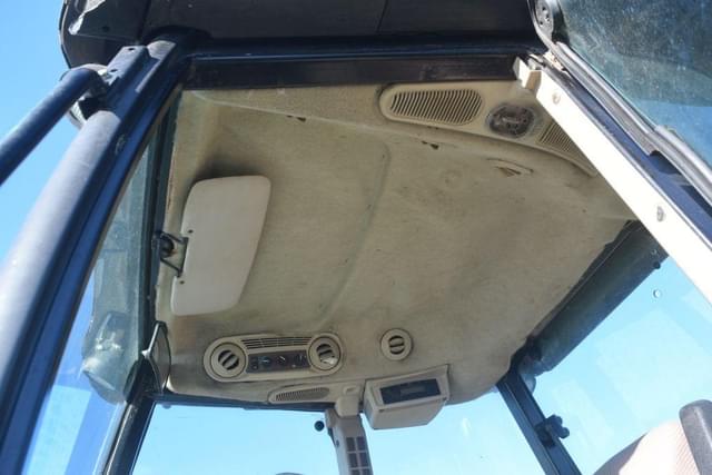 Image of John Deere 5093E equipment image 4