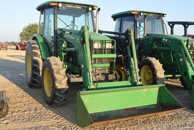 Image of John Deere 5093E equipment image 3