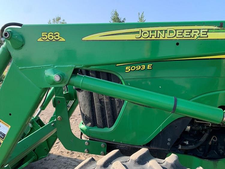 Main image John Deere 5093E 12