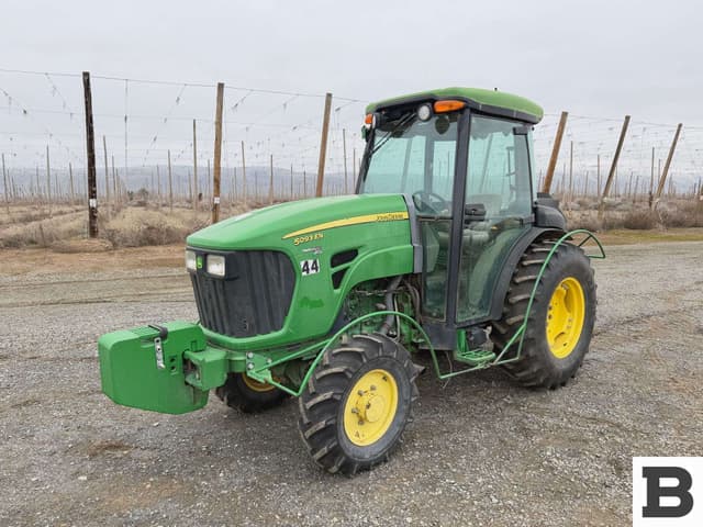 Image of John Deere 5093EN equipment image 1