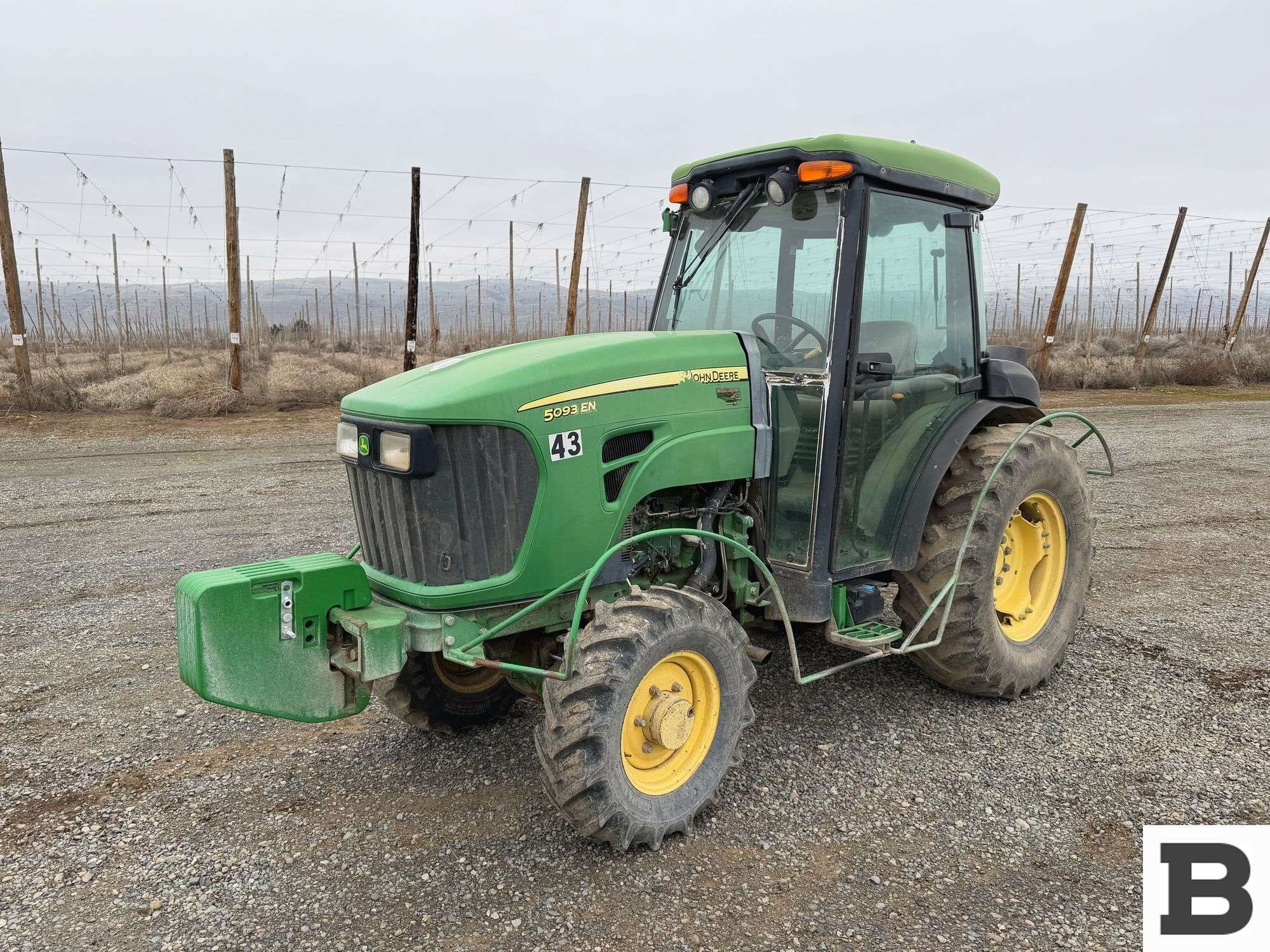 John Deere 5093EN Equipment Image0