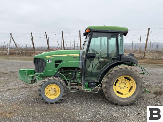 Image of John Deere 5093EN equipment image 3