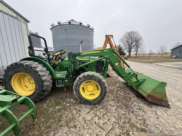 Image of John Deere 5095M equipment image 4