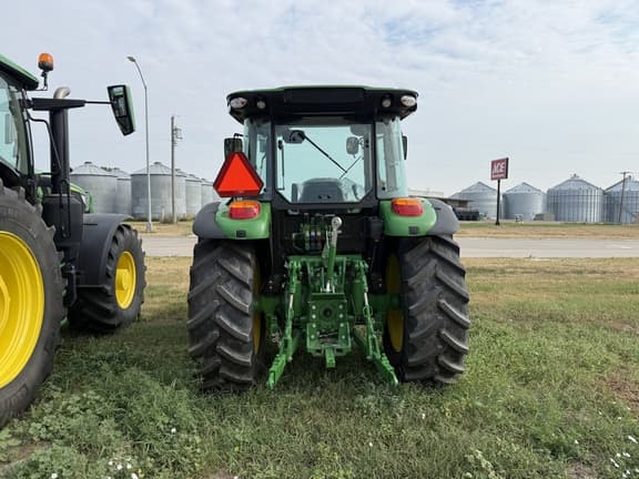 Image of John Deere 5095M equipment image 3