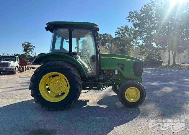 Image of John Deere 5095M equipment image 4