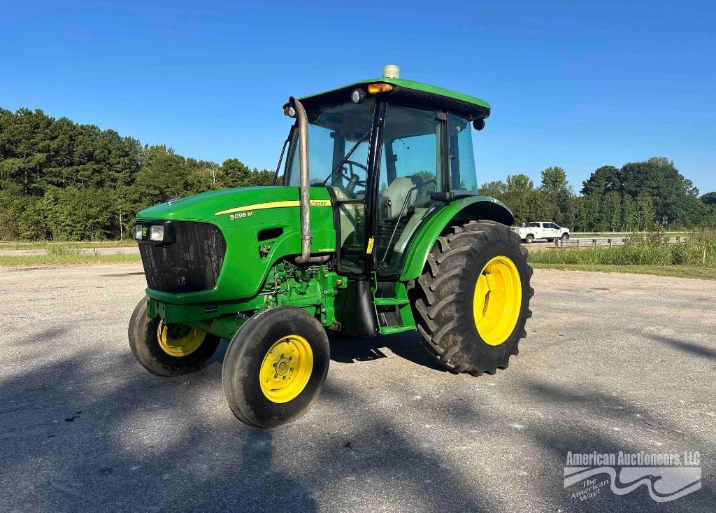 Image of John Deere 5095M Primary image