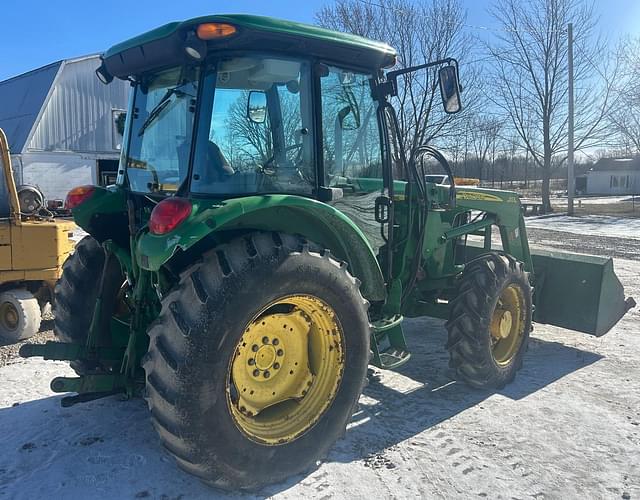 Image of John Deere 5095M equipment image 2