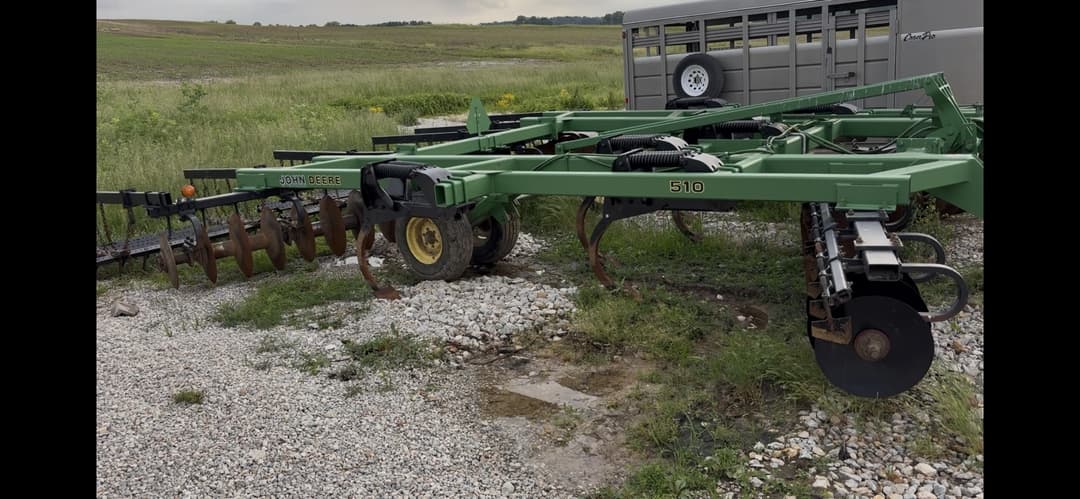 Image of John Deere 510 Image 0