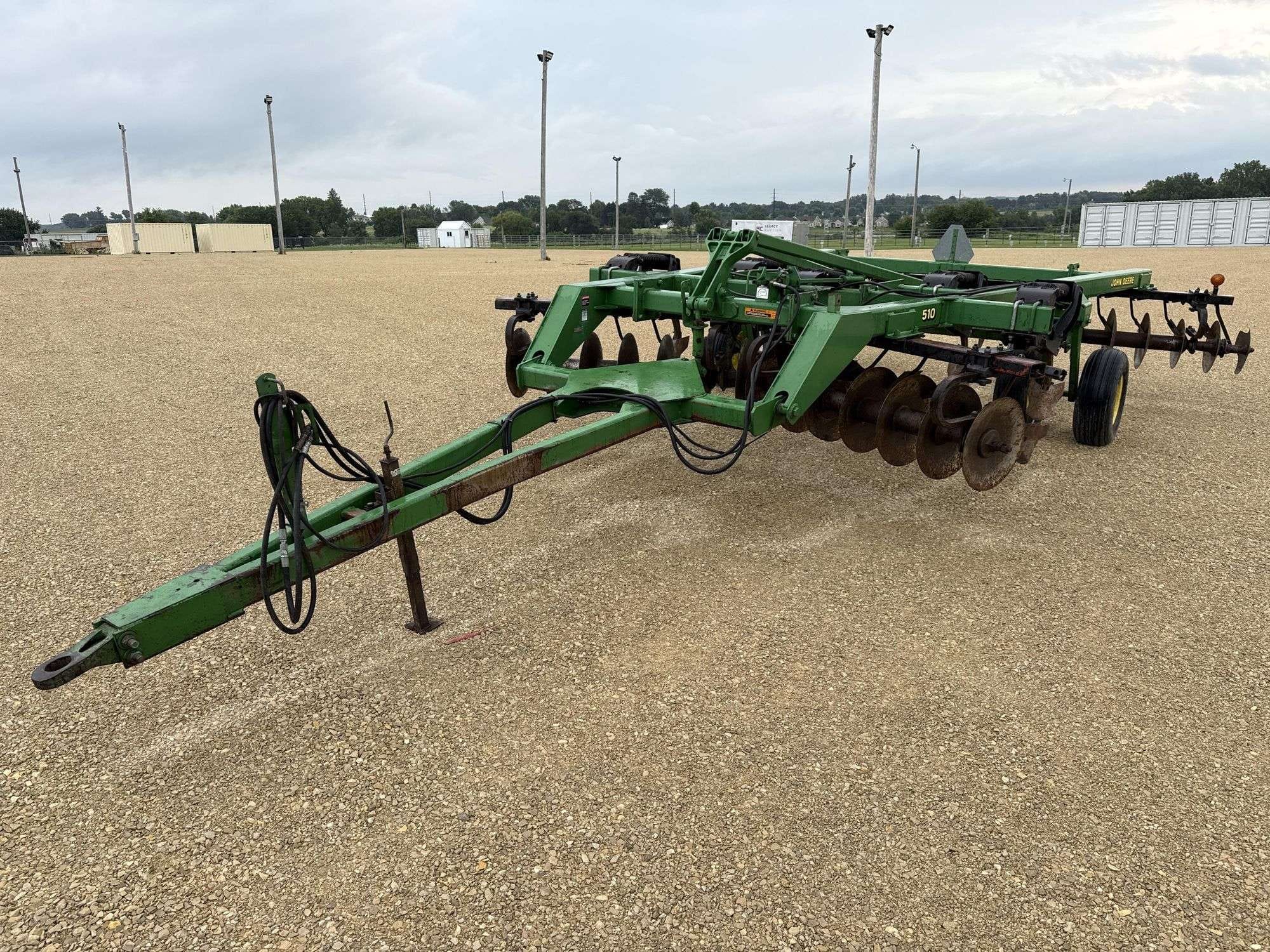 John Deere 510 Equipment Image0