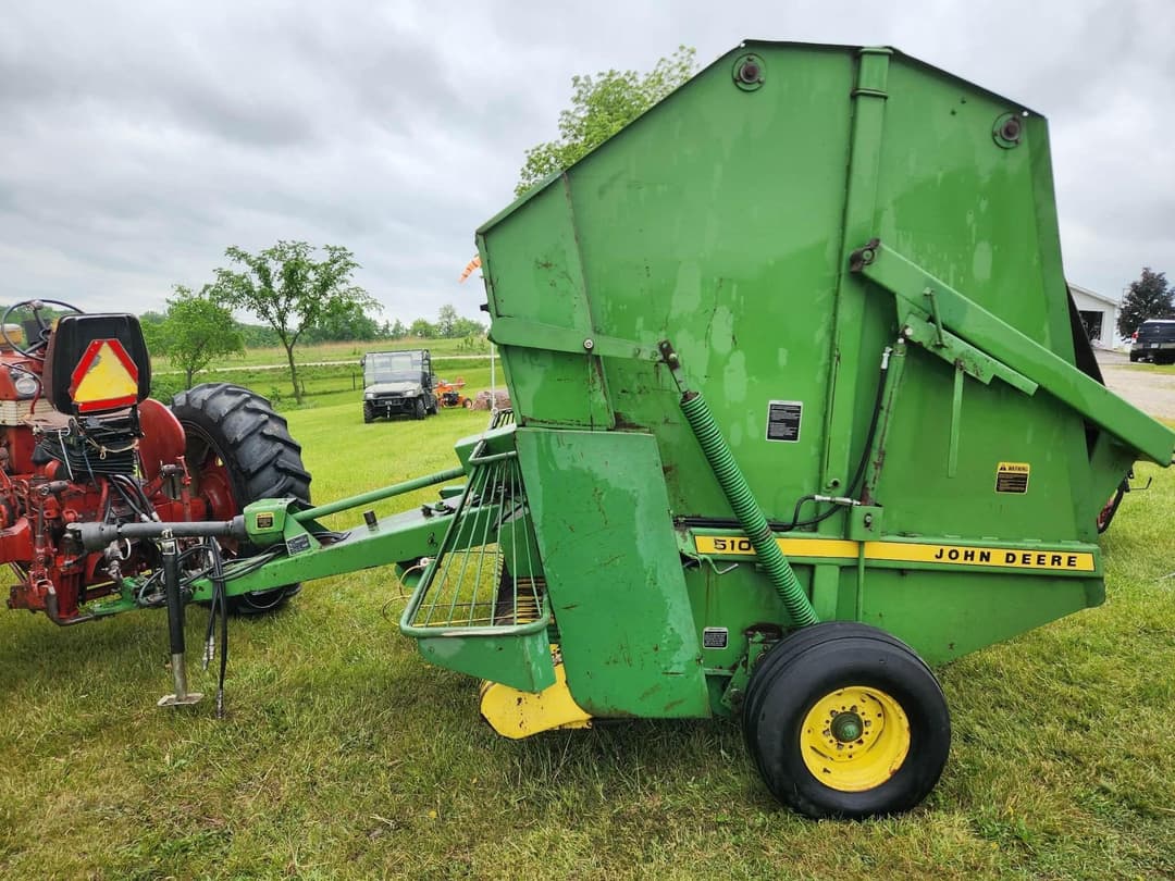Image of John Deere 510 Image 1