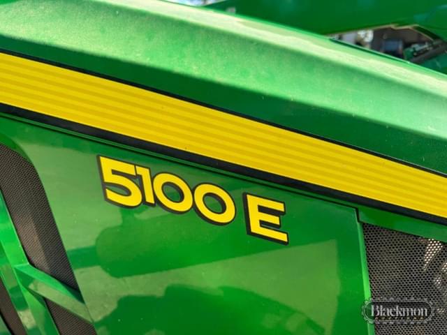 Image of John Deere 5100E equipment image 4