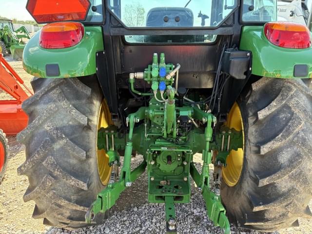 Image of John Deere 5100E equipment image 4