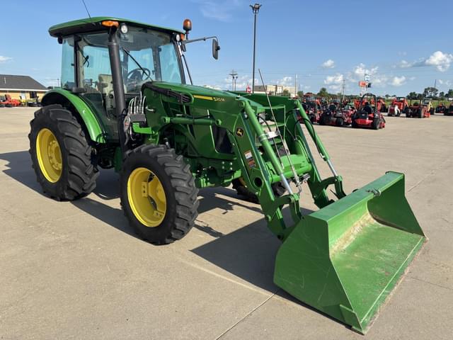Image of John Deere 5100E equipment image 3