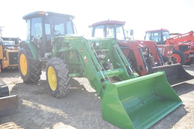 Image of John Deere 5100E equipment image 3