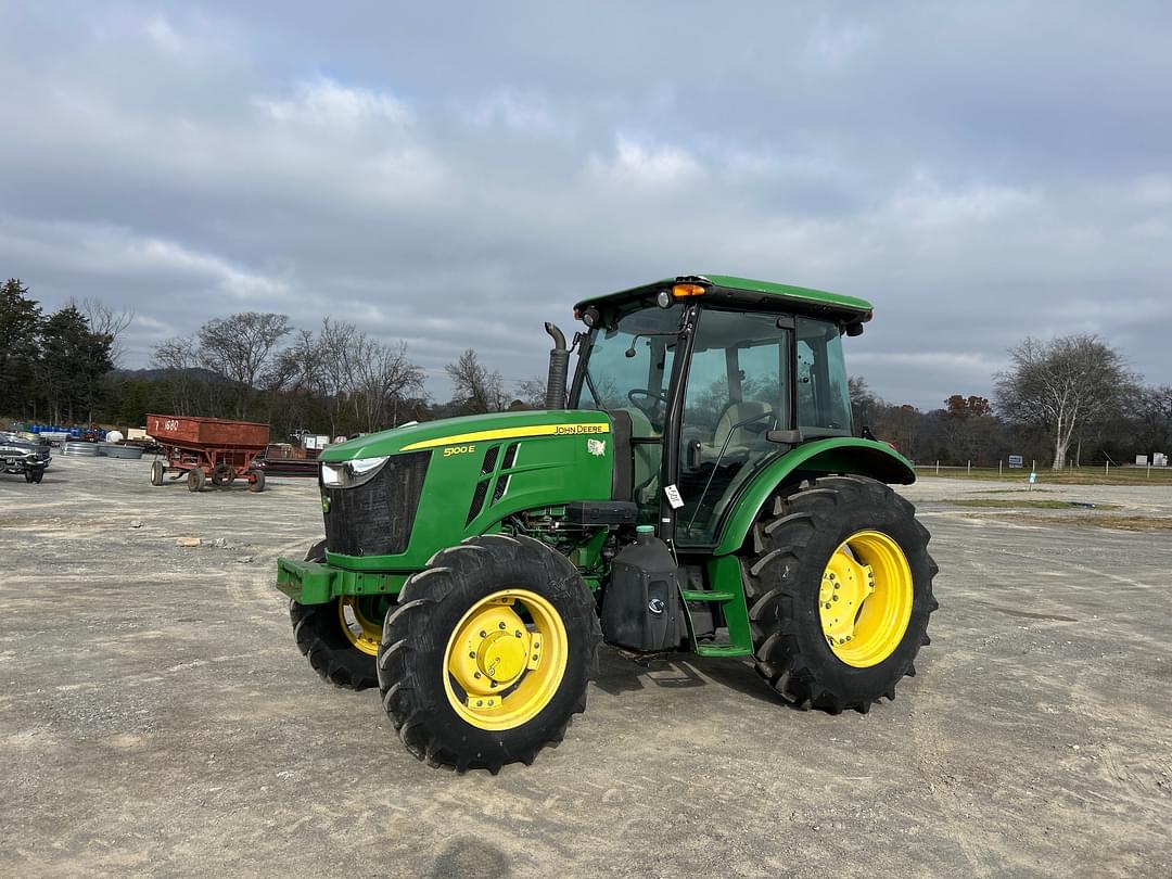 Image of John Deere 5100E Primary image