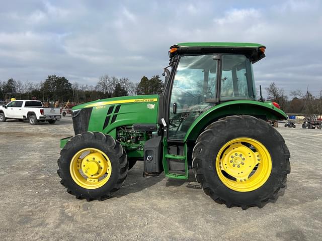 Image of John Deere 5100E equipment image 1