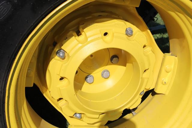 Image of John Deere 5100E equipment image 3