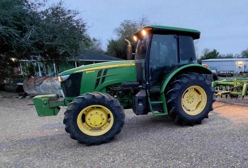 Image of John Deere 5100E Primary Image