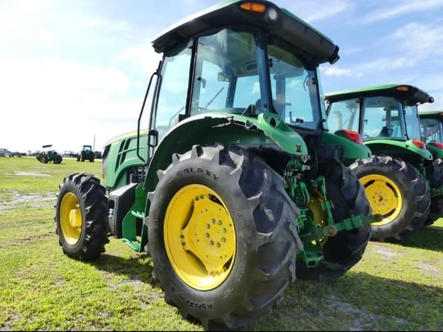 Image of John Deere 5100E equipment image 3