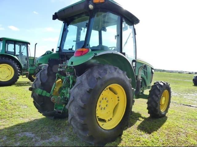 Image of John Deere 5100E equipment image 2
