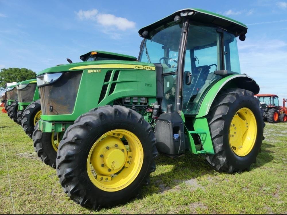 John Deere 5100E Equipment Image0