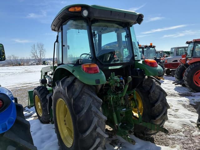 Image of John Deere 5100E equipment image 3