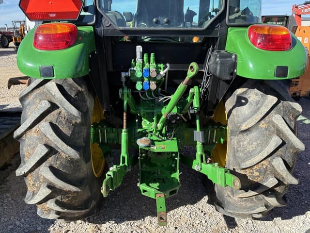 Image of John Deere 5100E equipment image 4