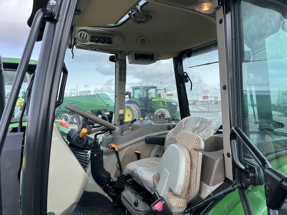 Image of John Deere 5100E equipment image 2