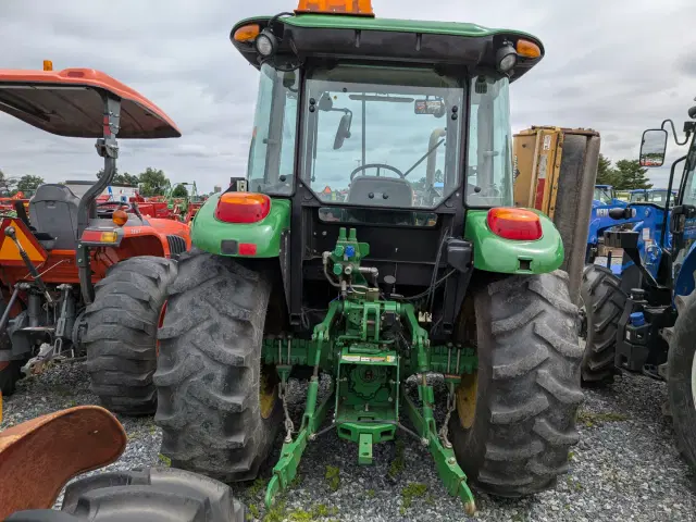 Image of John Deere 5100E equipment image 2