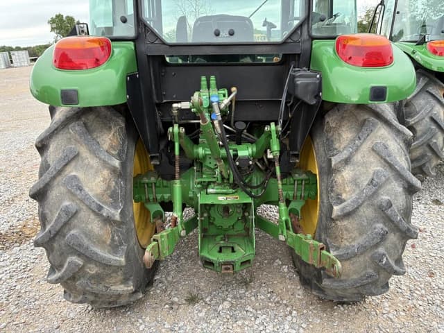 Image of John Deere 5100E equipment image 4